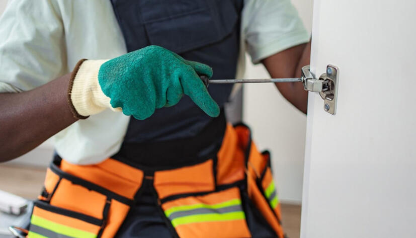 Fixing Cabinet Hinges